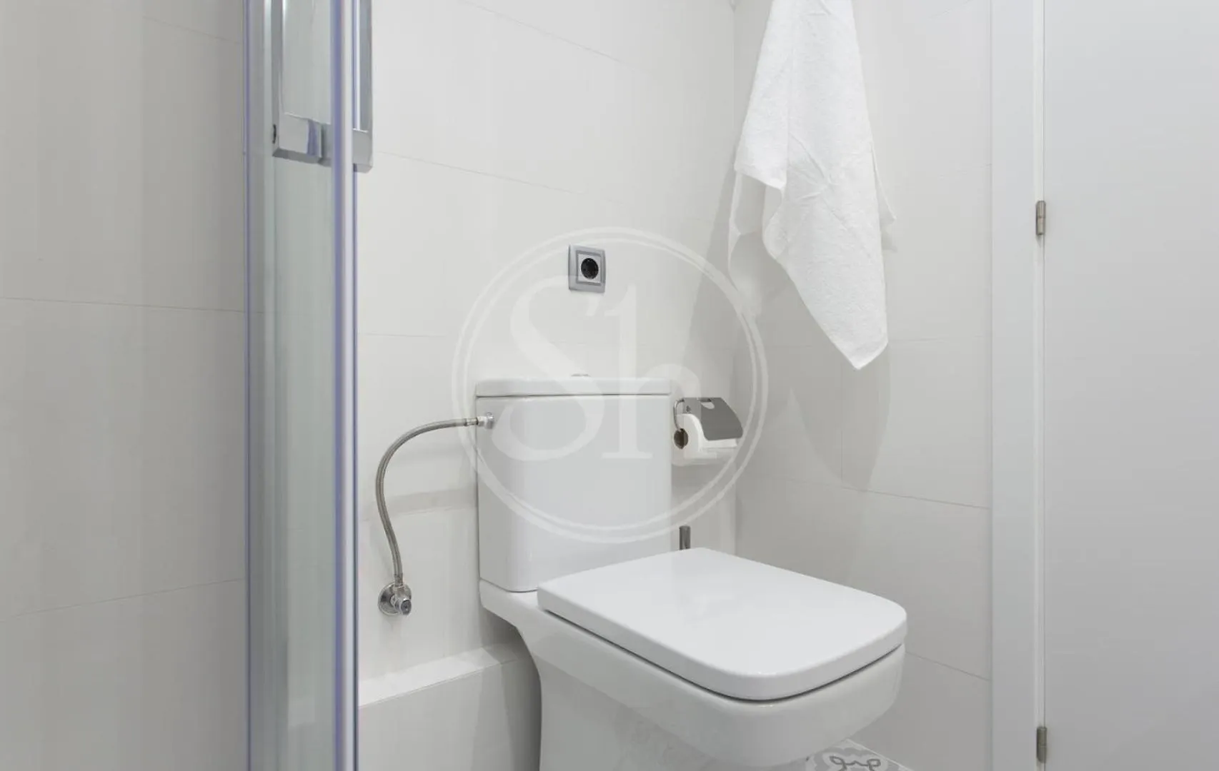 Apartment For 8 People Barcelona Spain