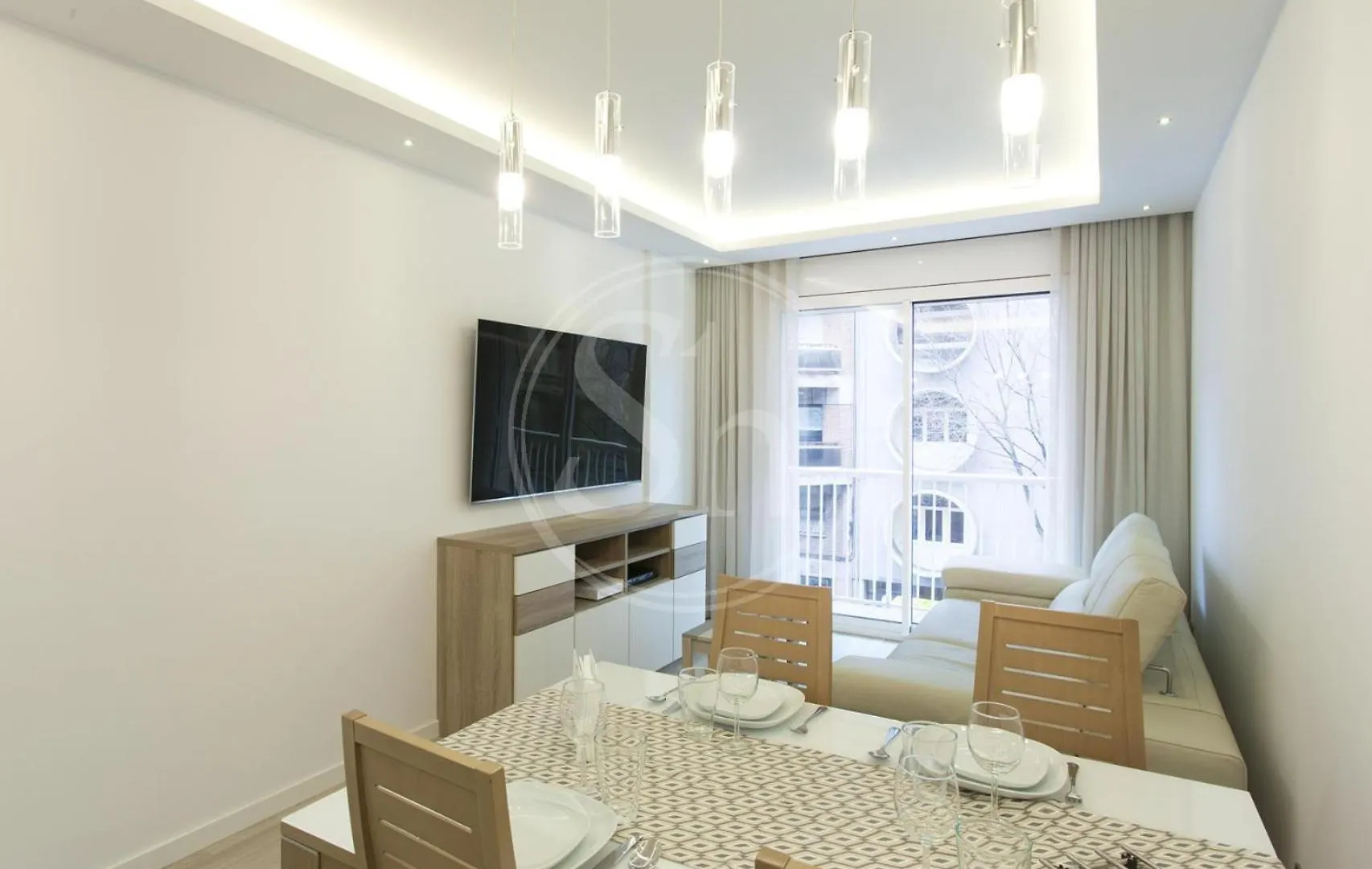 Apartment For 8 People Barcelona