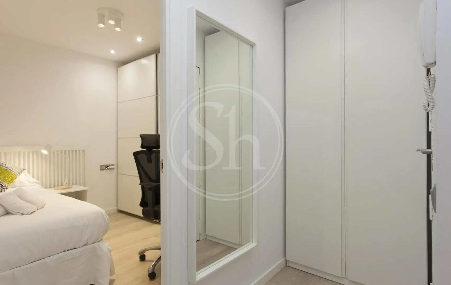Apartment For 8 People Barcelona