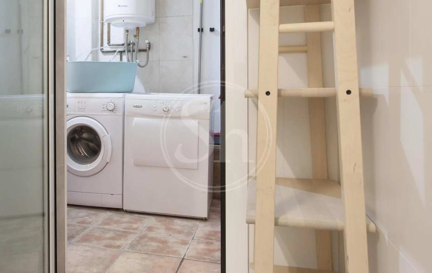 Apartment For 8 People Barcelona Spain