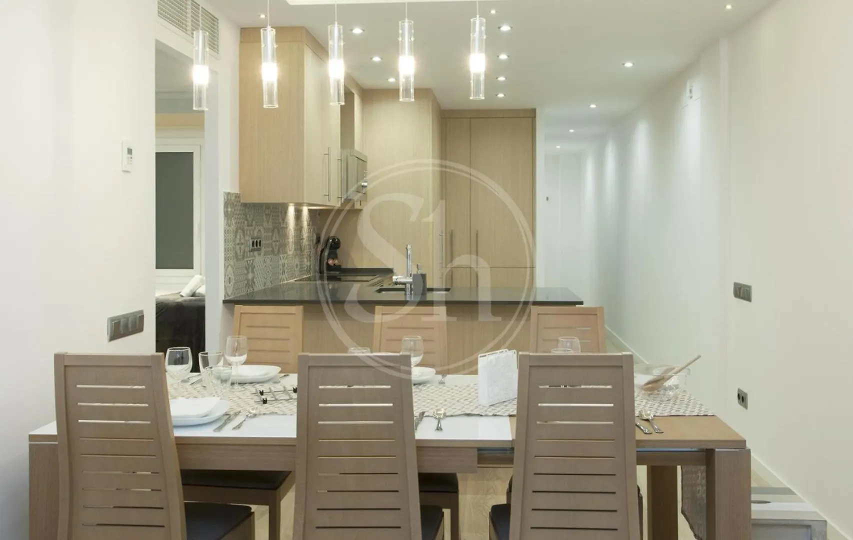 Apartment For 8 People Barcelona