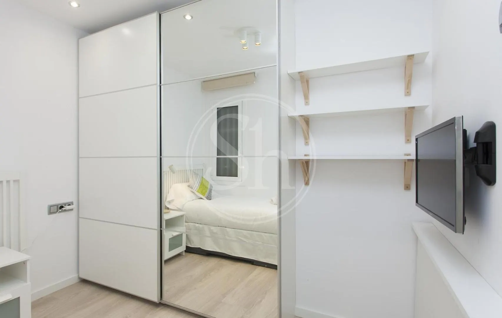 Apartment For 8 People Barcelona 0*,  Spain