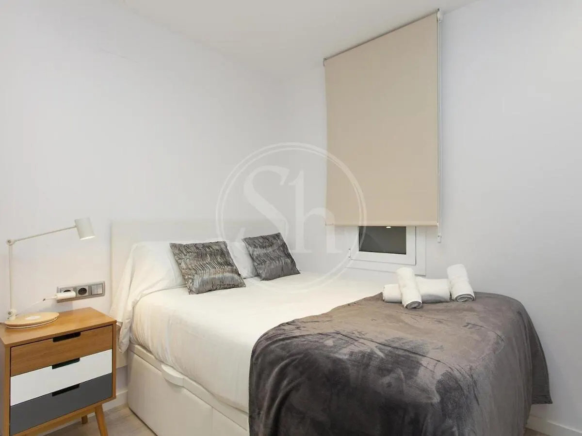 Apartment For 8 People Barcelona