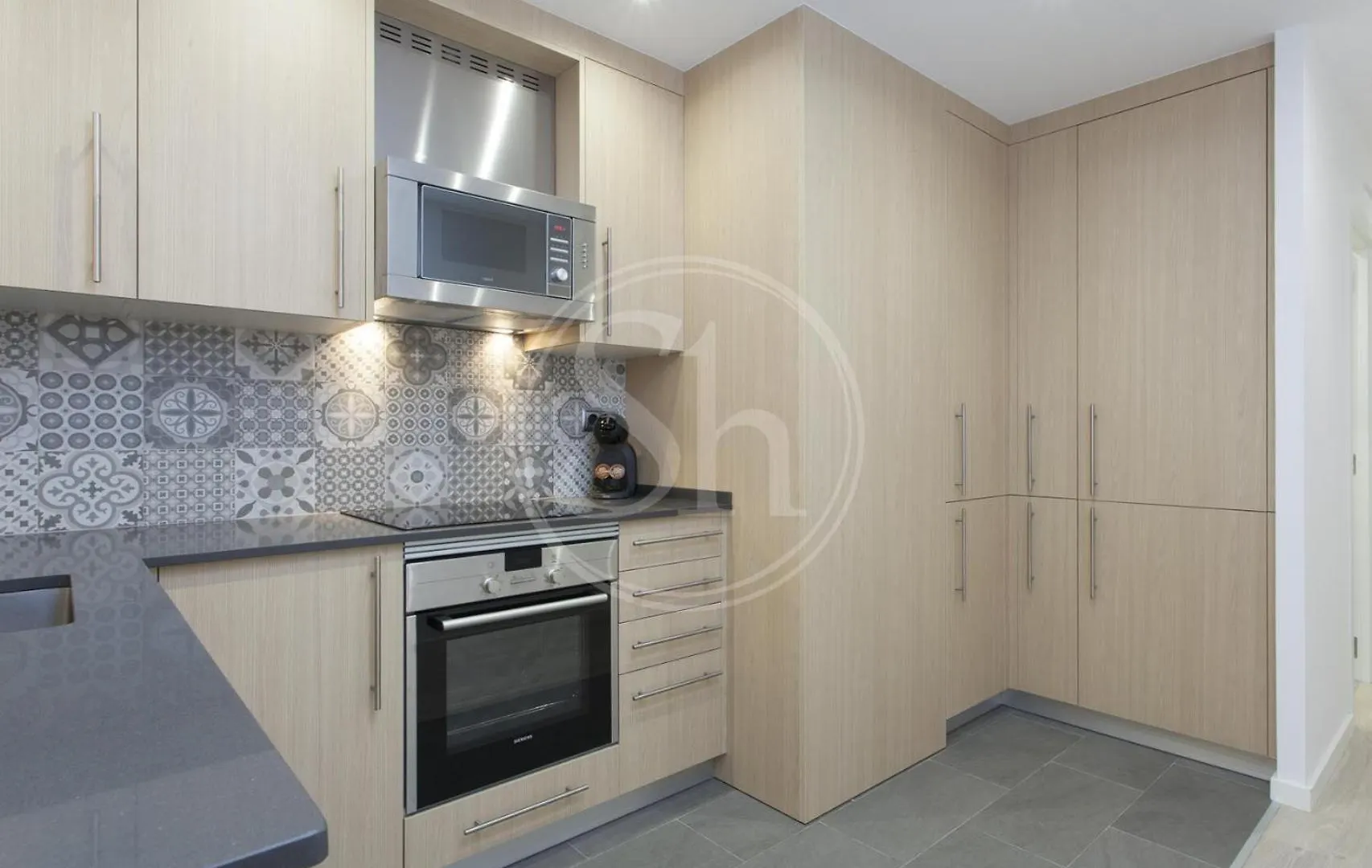 Apartment For 8 People Barcelona Spain