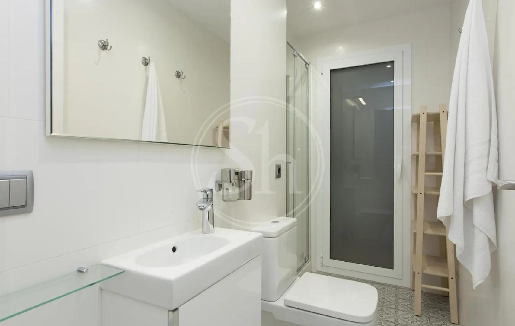 Apartment For 8 People Barcellona