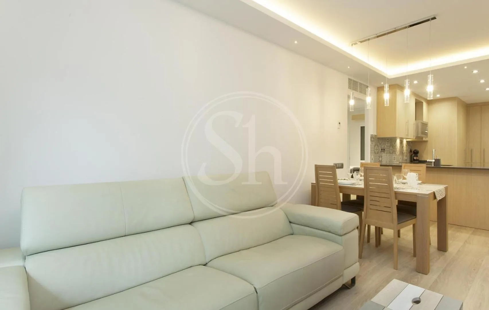 Apartment For 8 People Barcellona